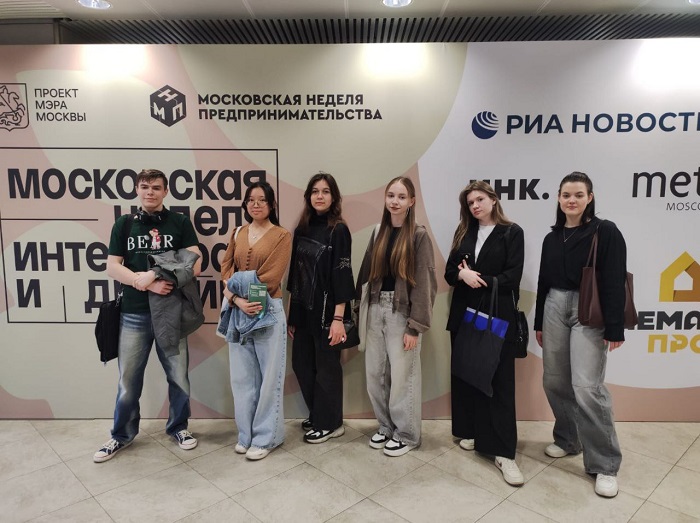 Студенты кафедры «Архитектура и дизайн» на Московской неделе интерьера и дизайна