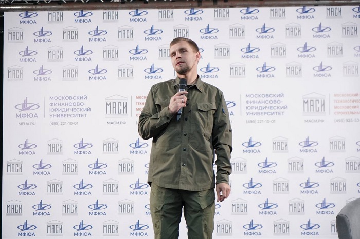 Сила духа и пример мужества: в МГТУ-МАСИ прошла встреча с ветераном СВО