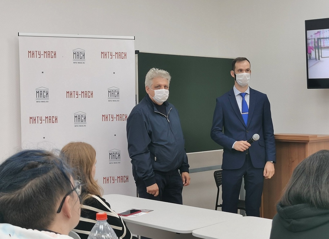Секретарь Общественного совета при УВД по ЮВАО совместно с сотрудниками полиции встретились со студентами Юго-Восточного округа